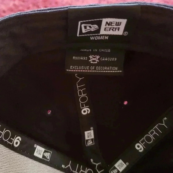 Chicago Cubs and White Sox Baseball Cap Bundle - Picture 12 of 13